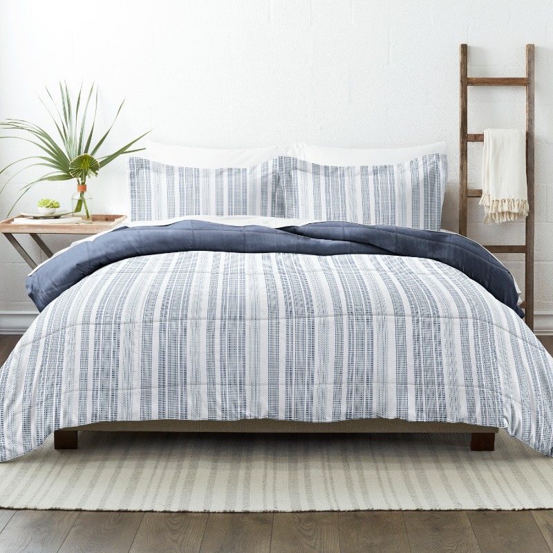 Down Alternative Farmhouse Dreams Full/Queen Reversible Comforter Set